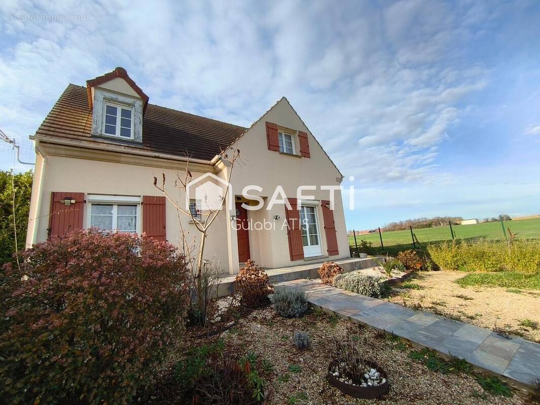 Photo 1 - Maison à SALINS