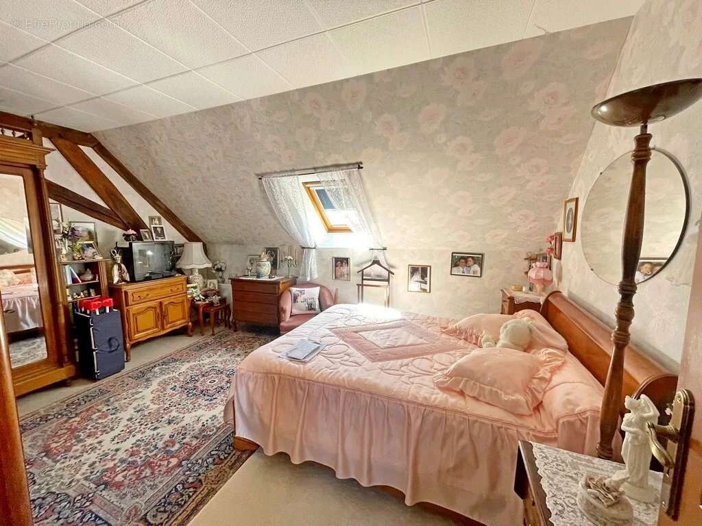 Maison à QUARRE-LES-TOMBES