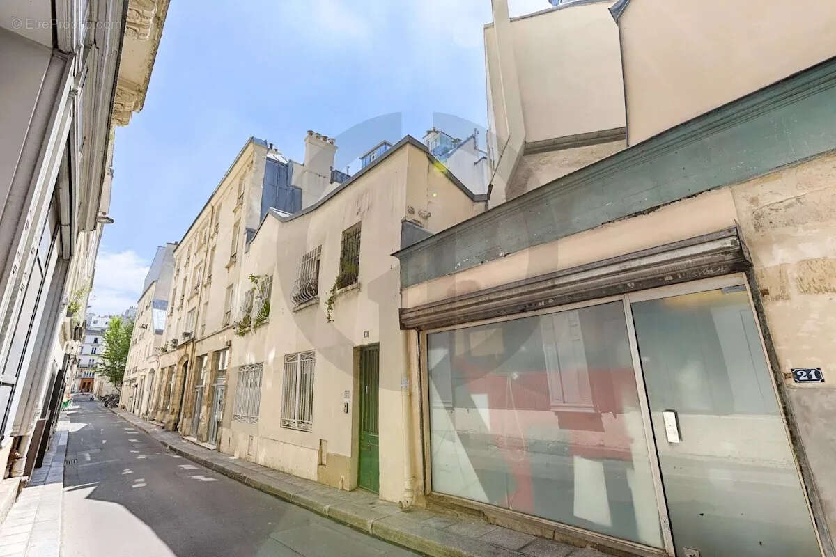 Appartement à PARIS-2E