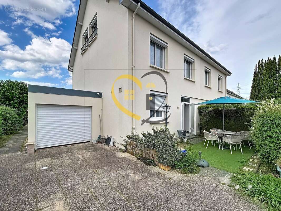 Maison à SAINT-DOULCHARD