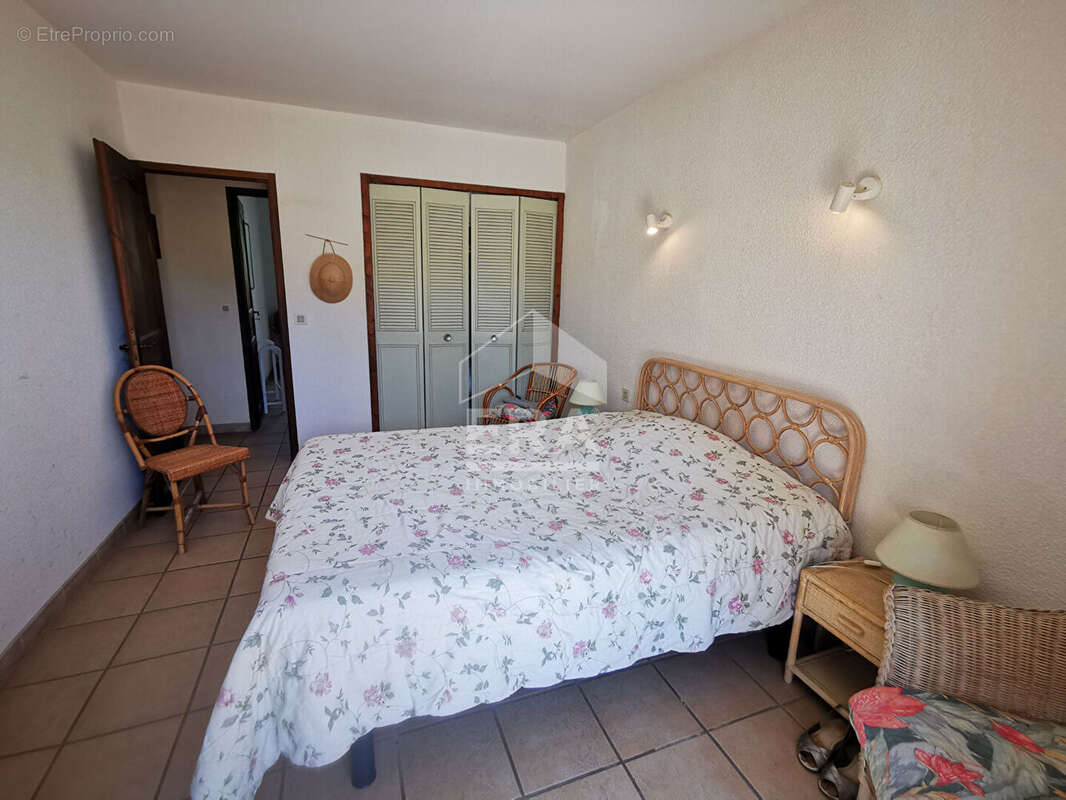 Maison à LES ISSAMBRES