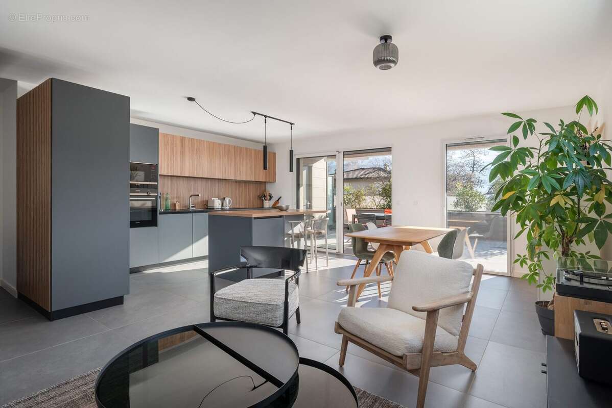 Appartement à CORENC