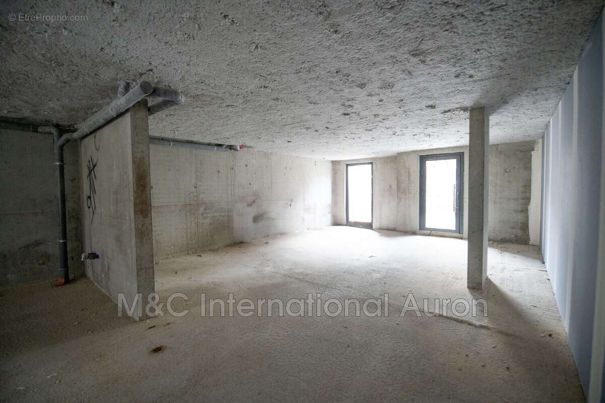 Commerce à SAINT-ETIENNE-DE-TINEE