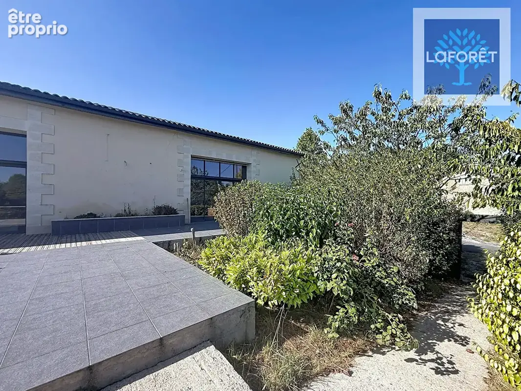 Propriété de caractère avec piscine, grange et plus de 5 hectares de terrain - photo 11