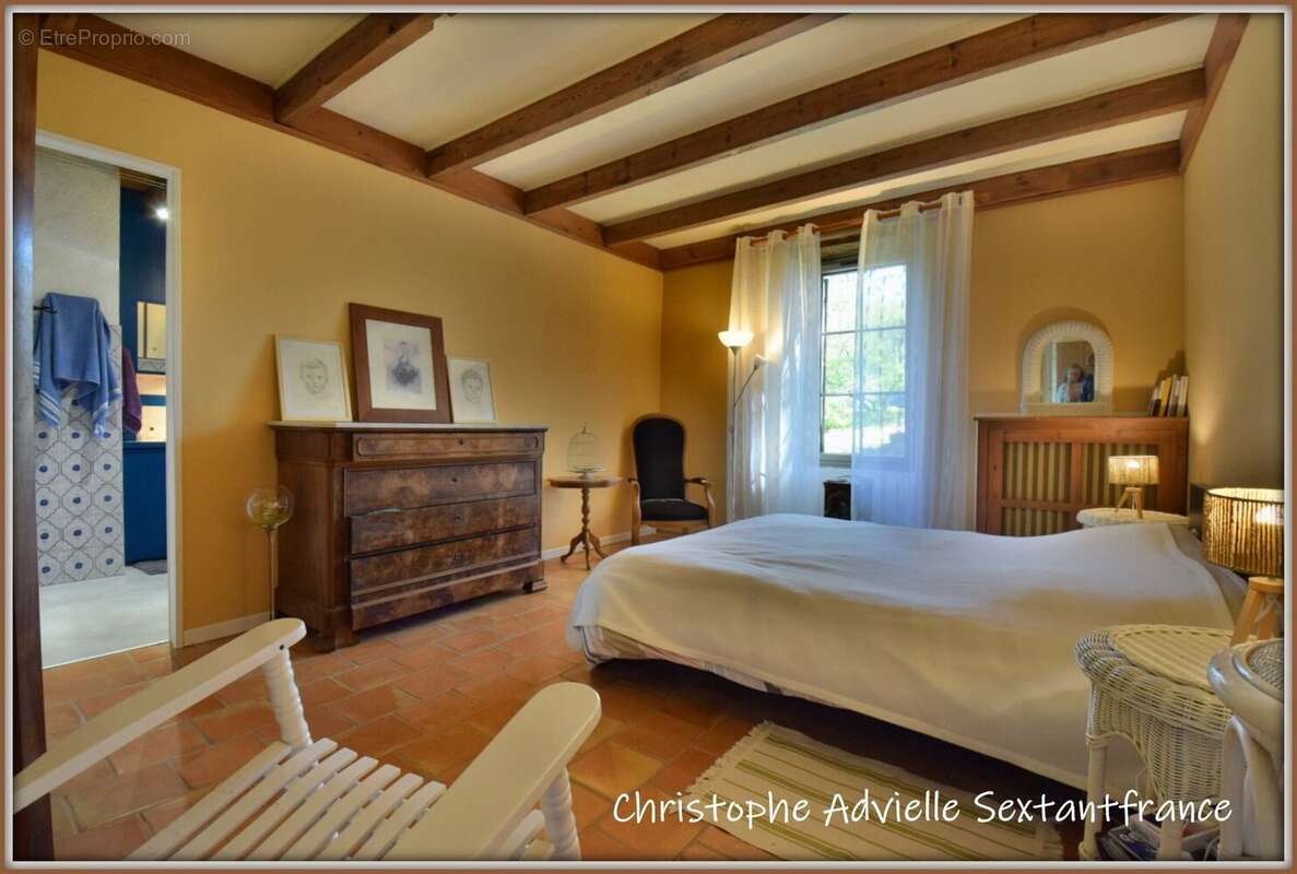 Maison à SAINT-CAPRAISE-DE-LALINDE