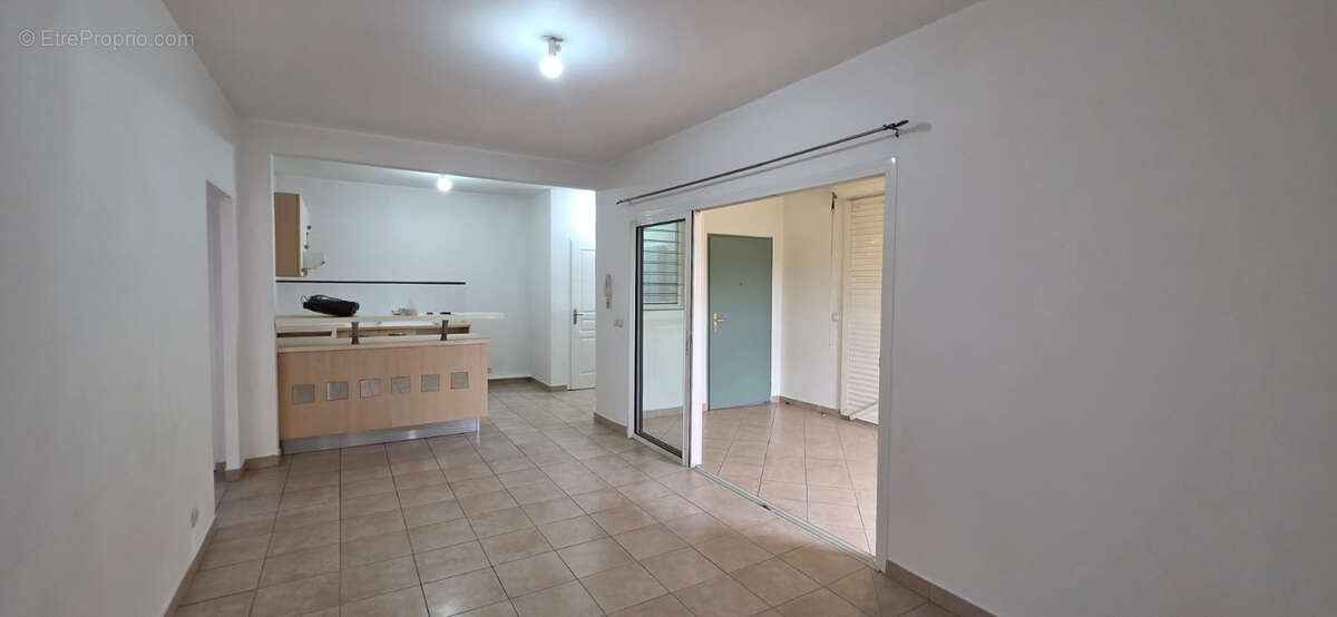 Appartement à BAIE-MAHAULT