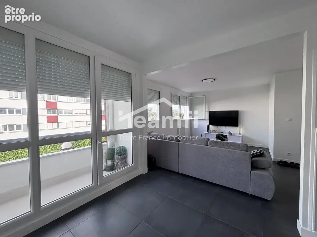 Appartement 75 m² à Fleury-Les-Aubrais  - photo 4