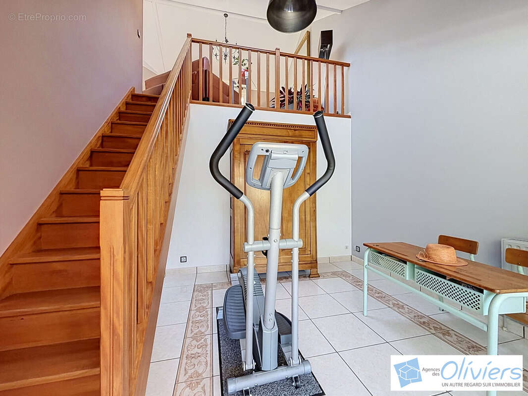 Maison 165 m² à Saint-Remy-Les-Chevreuse  - photo 9
