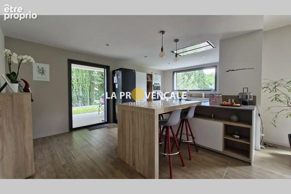 Maison 6 pièces 231 m² à vendre à Peynier (13790) - photo 3