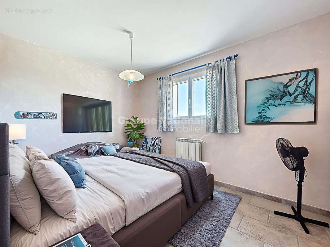 Maison à FONTVIEILLE