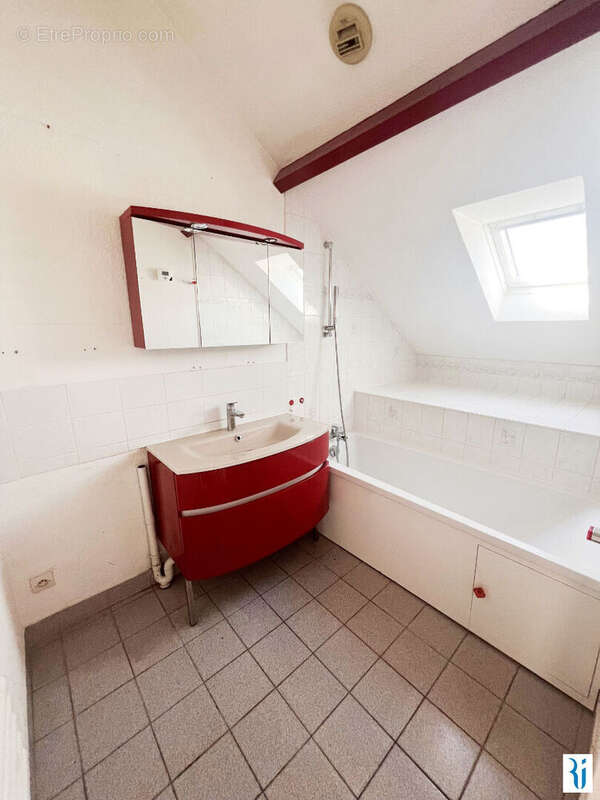 Appartement à MONT-SAINT-AIGNAN