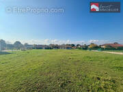 Terrain à PONT-DE-VAUX