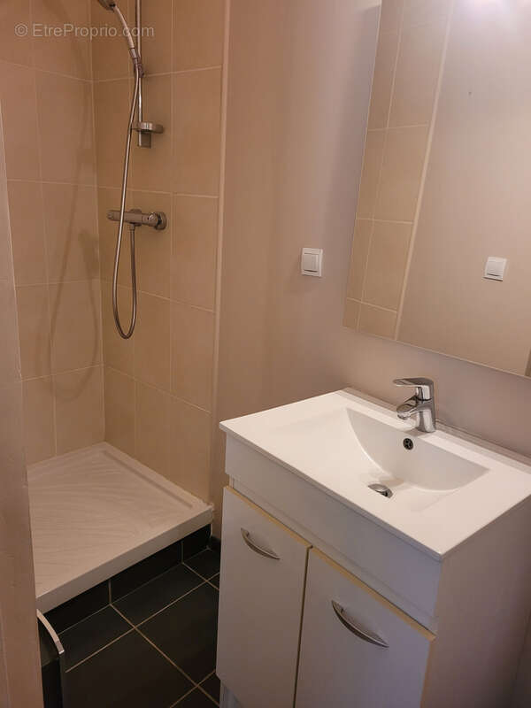 Appartement à GREZIEU-LA-VARENNE
