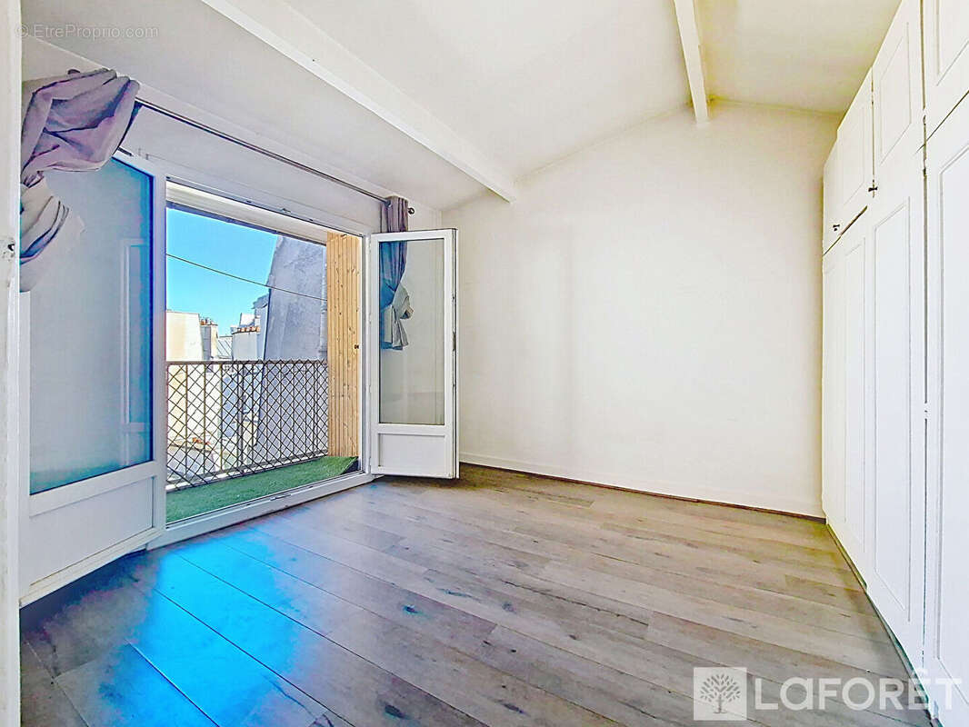 Appartement à PARIS-1E