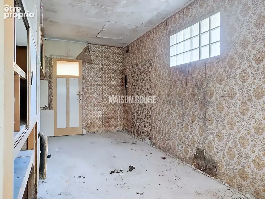 Combourg centre : beau potentiel pour ce pavillon à rénover ! - photo 12