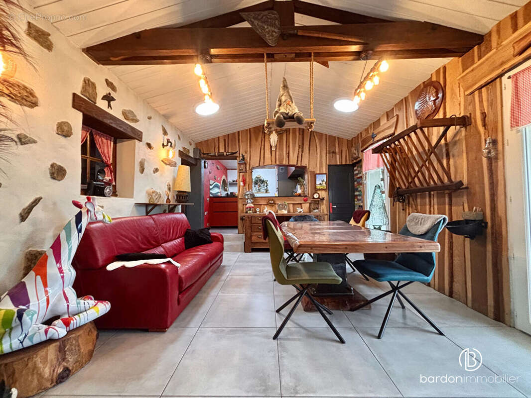 Maison à SAINT-CHRISTOPHE-DU-LIGNERON