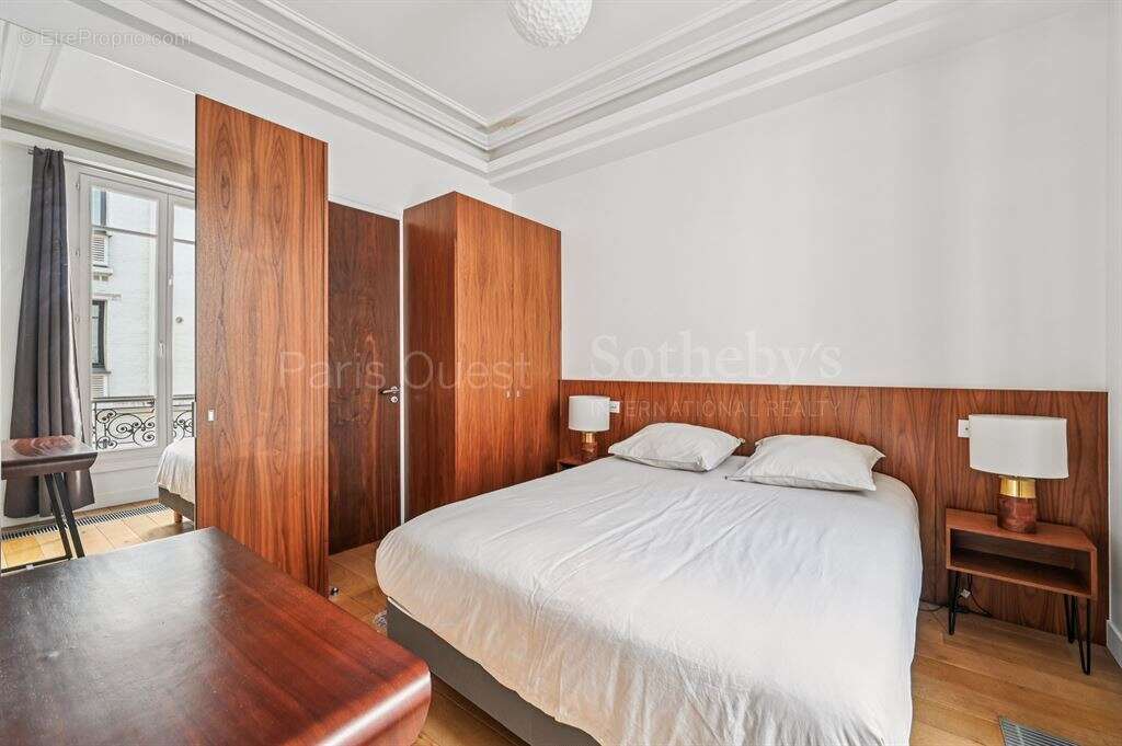 Appartement à PARIS-8E
