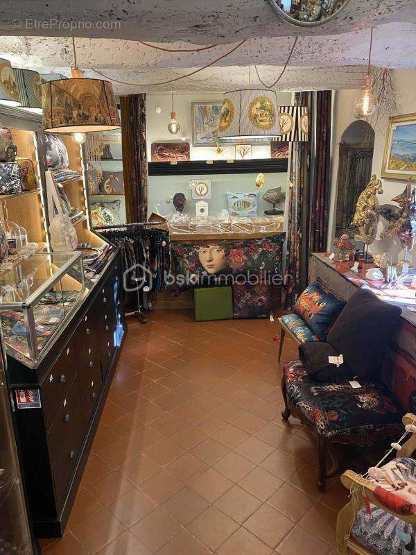 En exclusivité !  Opportunité à saisir 44 M2 + 15 M2 – Cession de bail au cœur du village du Castellet – 66 000 €  - photo 4