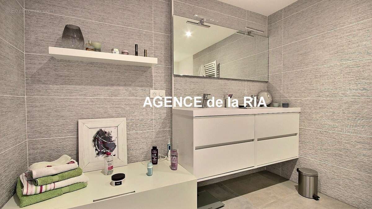 APPARTEMENT T3 - 2 chambres -  à deux pas du Port - photo 6
