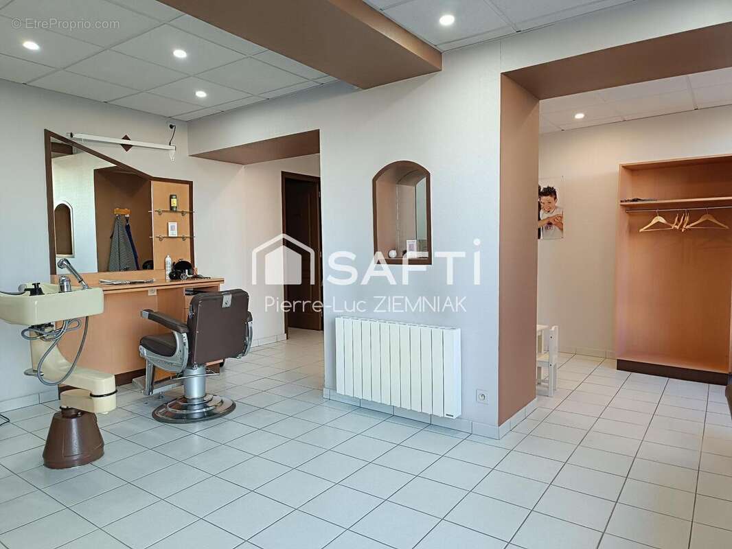 Photo 3 - Commerce à MESLAY-DU-MAINE