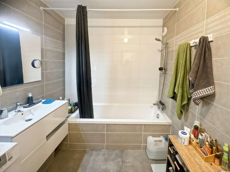 Appartement à POISY