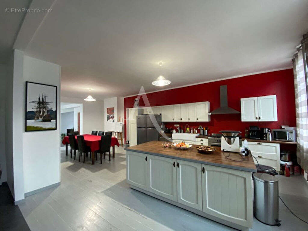 Vaste maison avec jardin, terrasse, garage et piscine - photo 13