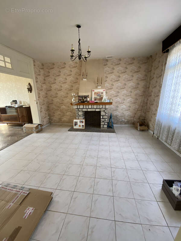 Maison à FONTAINE-AU-PIRE