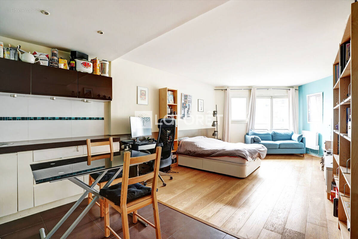 Appartement à PARIS-14E