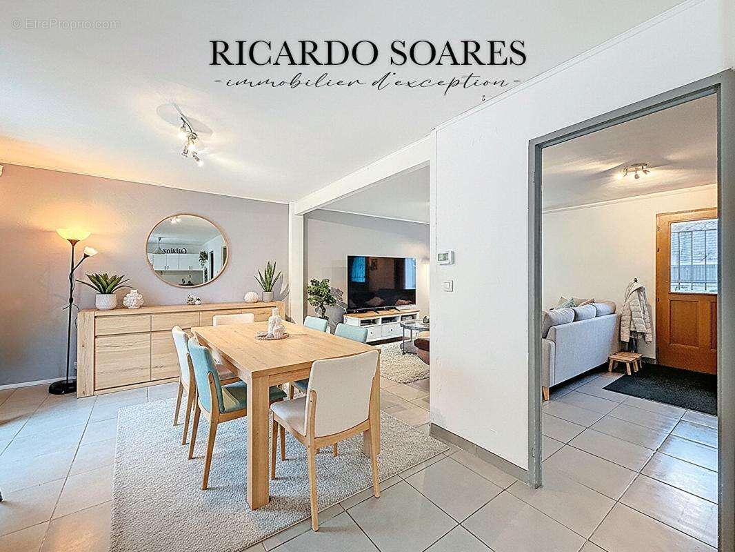 Maison à CHEVRIERES