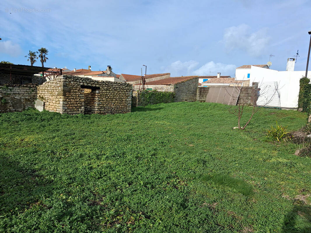 Terrain à LA BREE-LES-BAINS