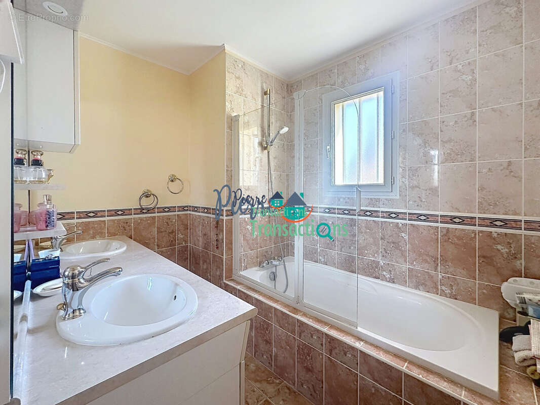 Maison à LILLEBONNE