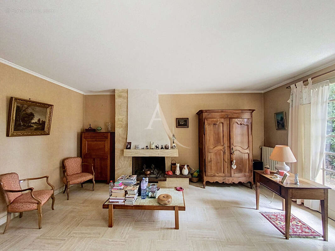 Maison à LA MEMBROLLE-SUR-LONGUENEE