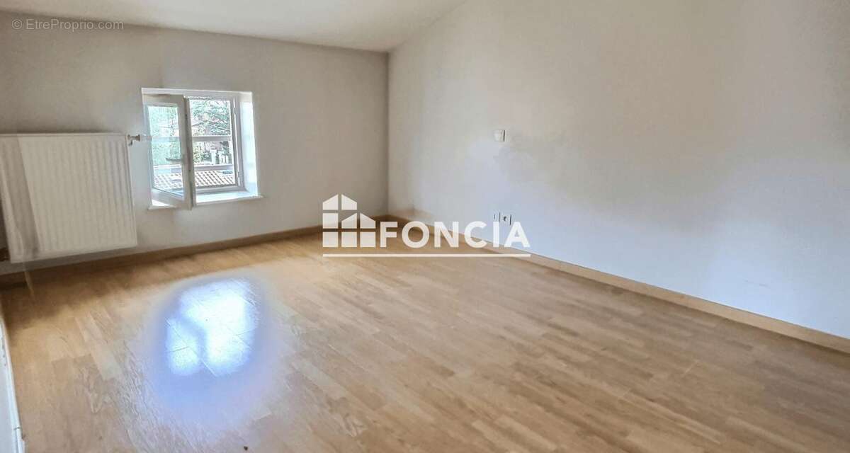 Appartement à CRAPONNE