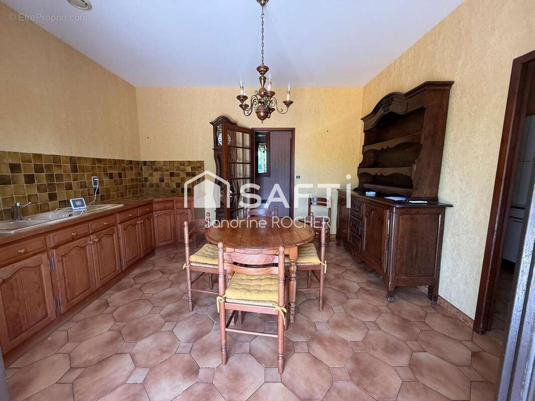 Maison 117 m² à La Tour-Blanche  - photo 3