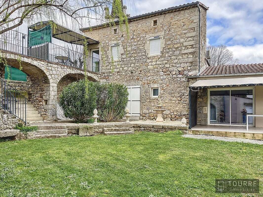 Maison à BERRIAS-ET-CASTELJAU