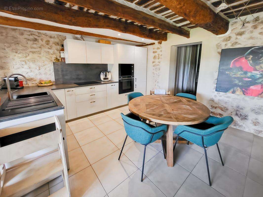 Appartement à CABRIES