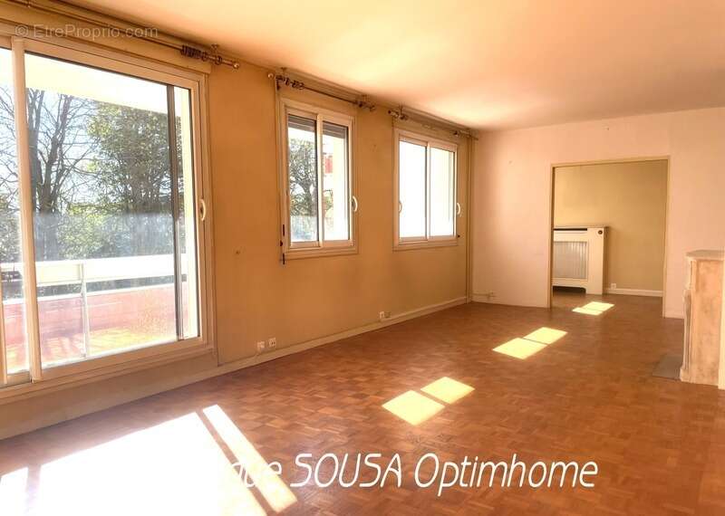 Appartement à MAREIL-MARLY