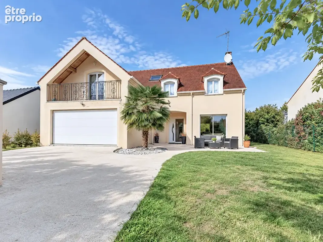 Maison à FEROLLES-ATTILLY