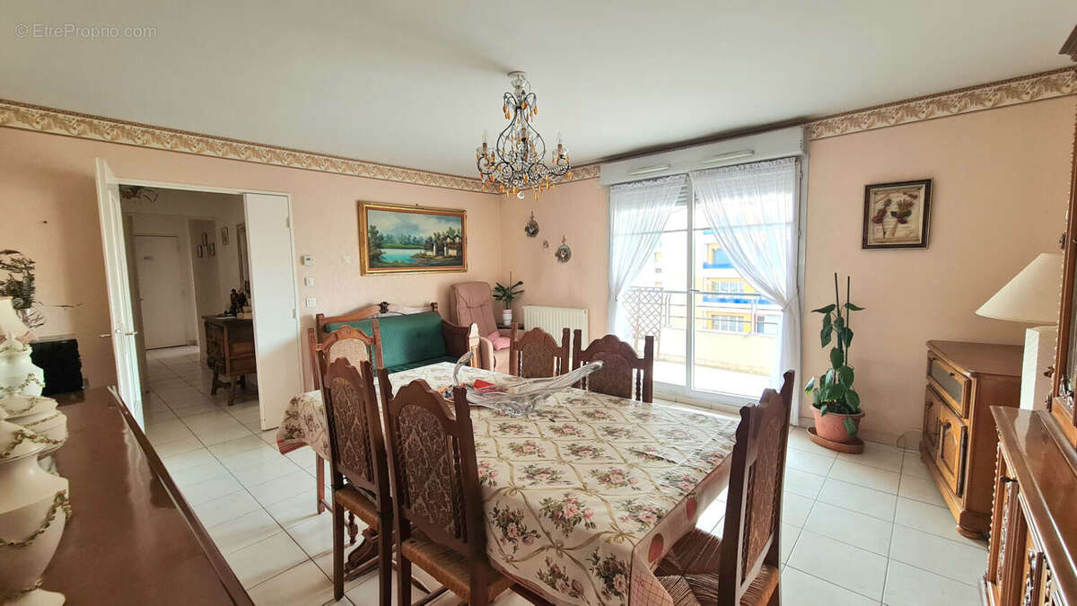 Appartement Saint-Priest 3 pièce(s) 67 m² avec garage et cave - photo 2