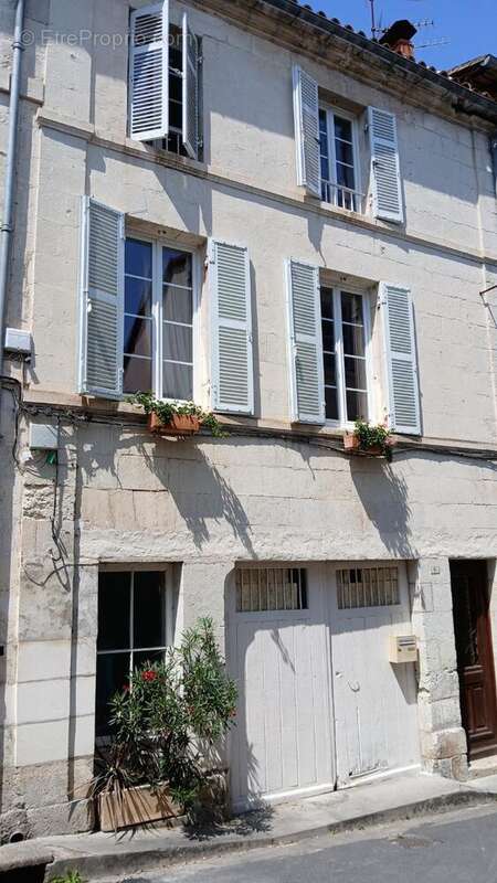 Appartement à AUBETERRE-SUR-DRONNE