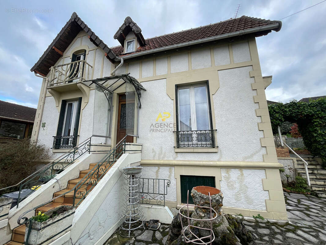 Maison à MONTIGNY-LES-CORMEILLES