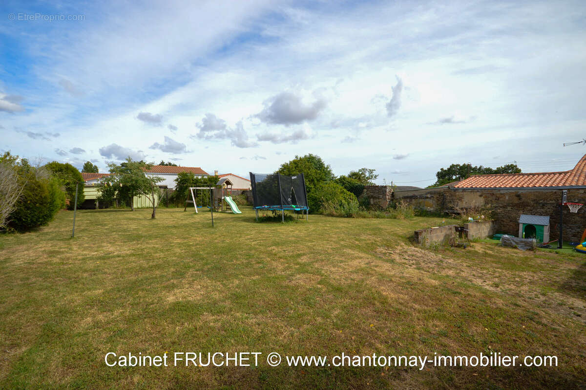 BOURNEZEAU - Agréable maison de village - photo 11