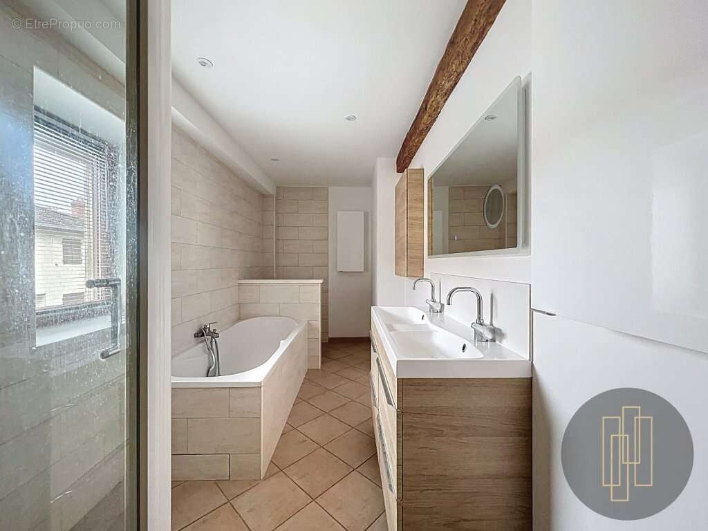 Maison à MONTMERLE-SUR-SAONE