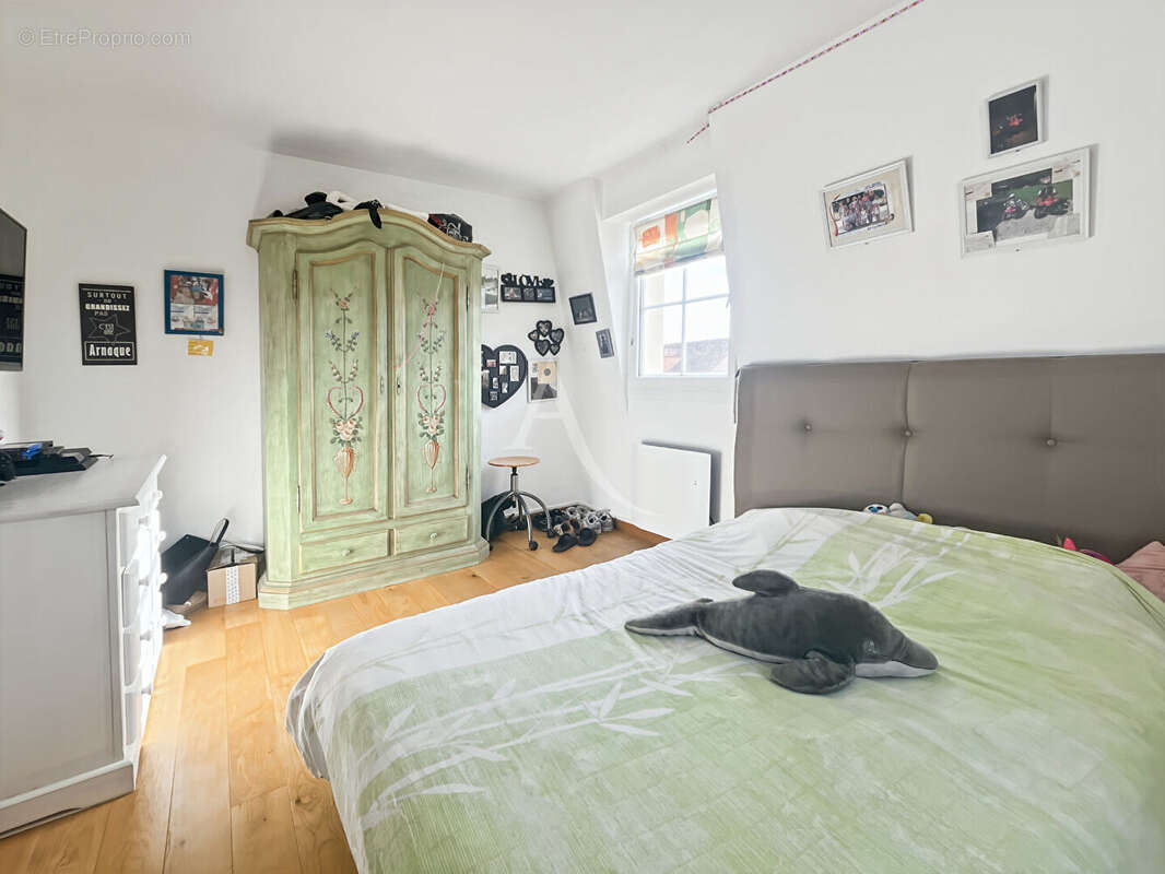 Maison d'exception 214m² ? 5 ch ? Ponton privé ? Port Cergy - photo 13