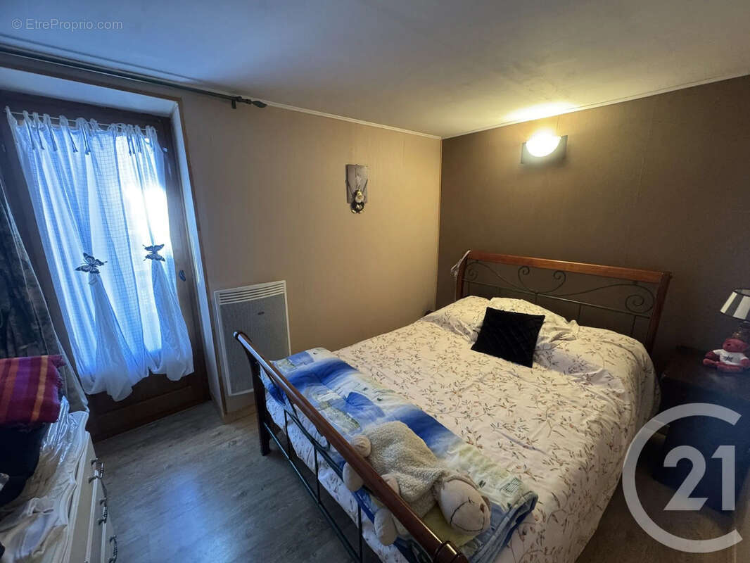 Maison à NUARS