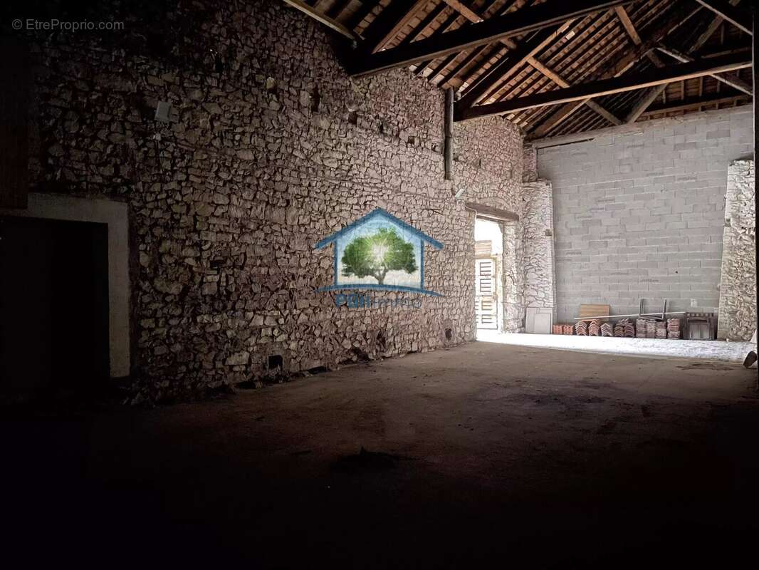 Commerce à DUNIERES