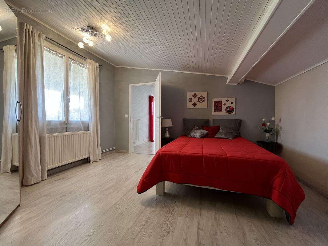 Maison à NOTRE-DAME-DE-L'OSIER