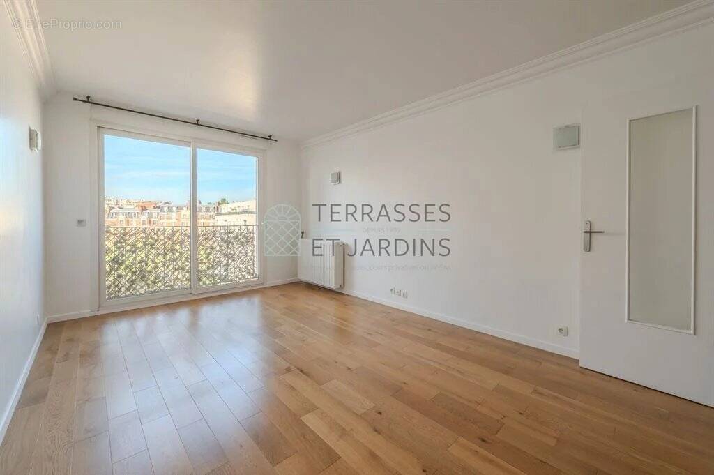 Appartement à PARIS-20E