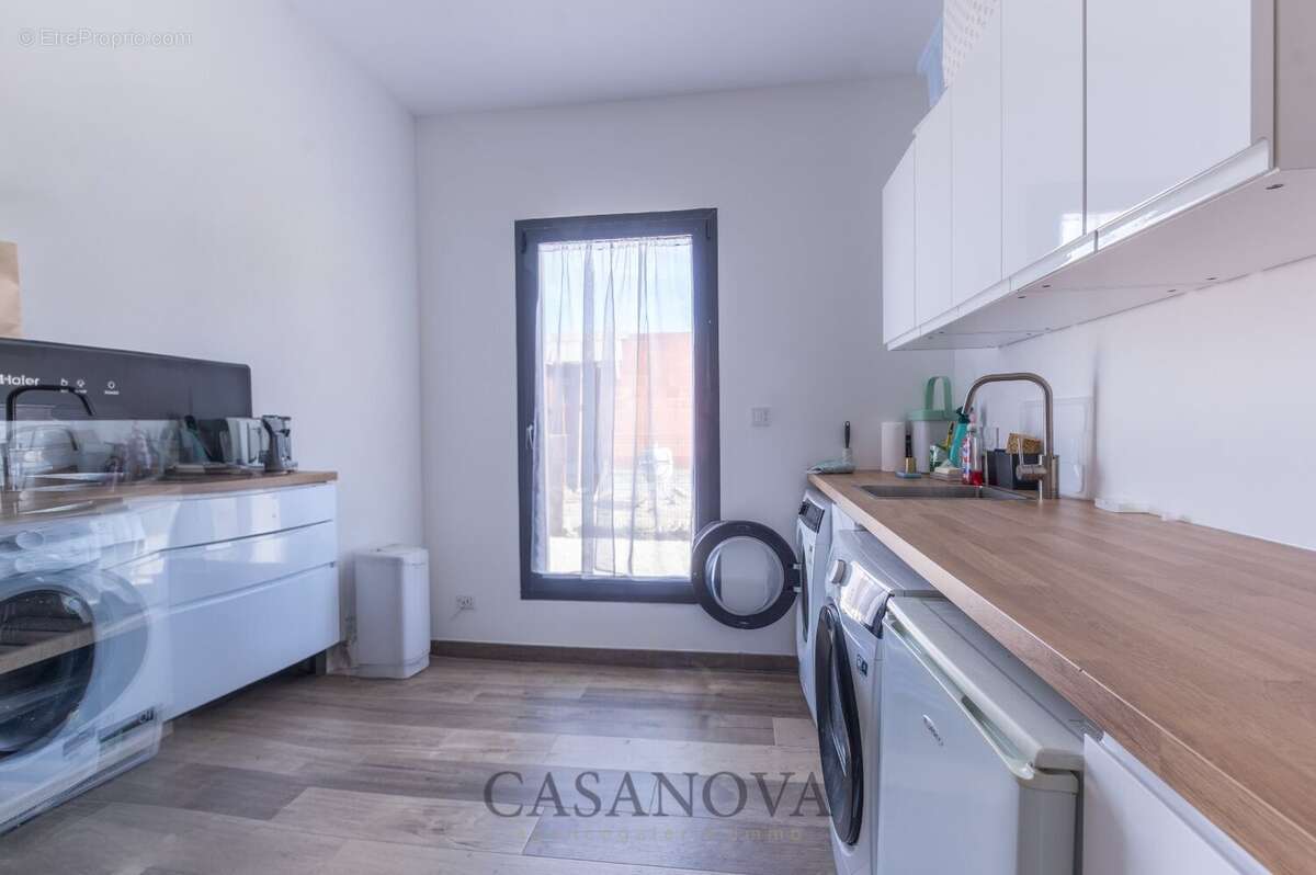 Maison à VIOLS-EN-LAVAL