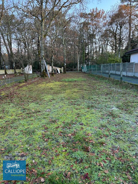 Terrain à LE PIAN-MEDOC